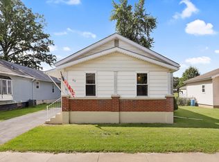 812 E Webster St, Clinton, IL 61727