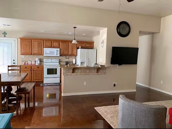 5th image of 2507 SW B Ave APT B