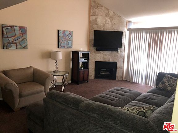 5th image of 415 E Tamarack Ave Unit 8