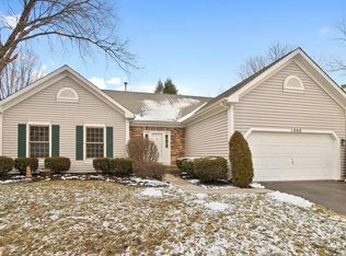 1060 Hobble Bush Ln, Elgin, IL 60120