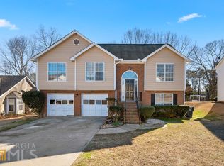 915 Sugar Meadow Dr, Sugar Hill, GA 30518