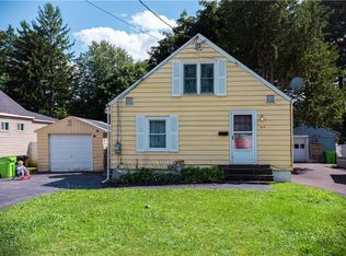 212 Melrose Dr, North Syracuse, NY 13212