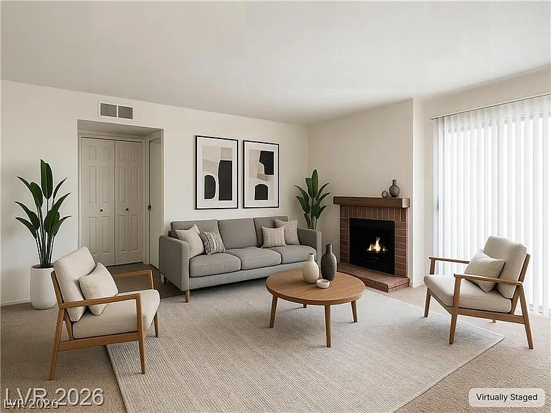 1 bed, 1.0 bath, 671 sqft, $1,105 — Photo 3