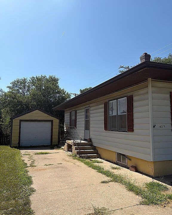 2nd image of 425 N 19th St