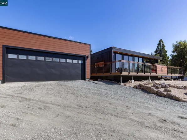 139 Oak St, Saint Helena, CA 94574