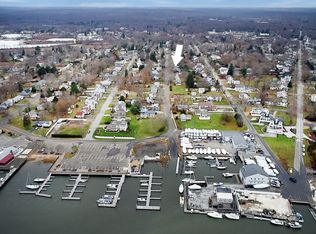 28 Cedar Island Ave, Clinton, CT 06413