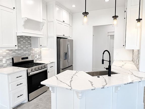 5th image of 5873 NE Minnow Ln