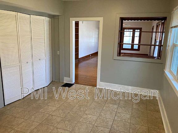 5th image of 1436 Matilda St NE #1