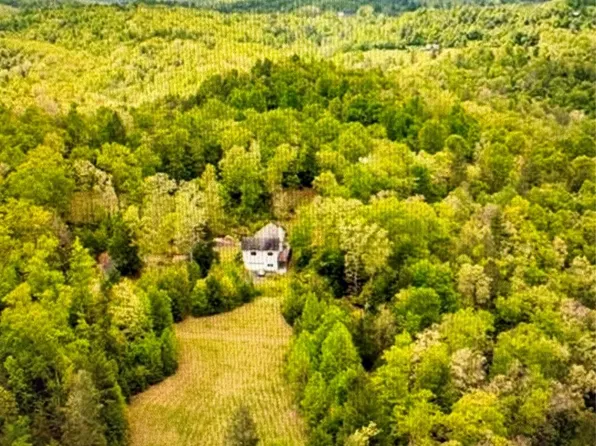 2143 Rabbit Hop Rd, Spruce Pine, NC 28777