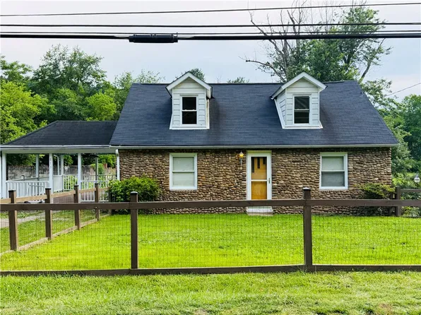 813 New Geneva Rd, Point Marion, PA 15474