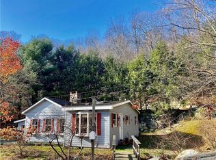 65 Mexico Ln, Mahopac, NY 10541