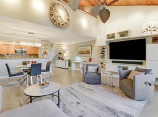 204 Old Meadow Way, Palm Beach Gardens, FL 33418