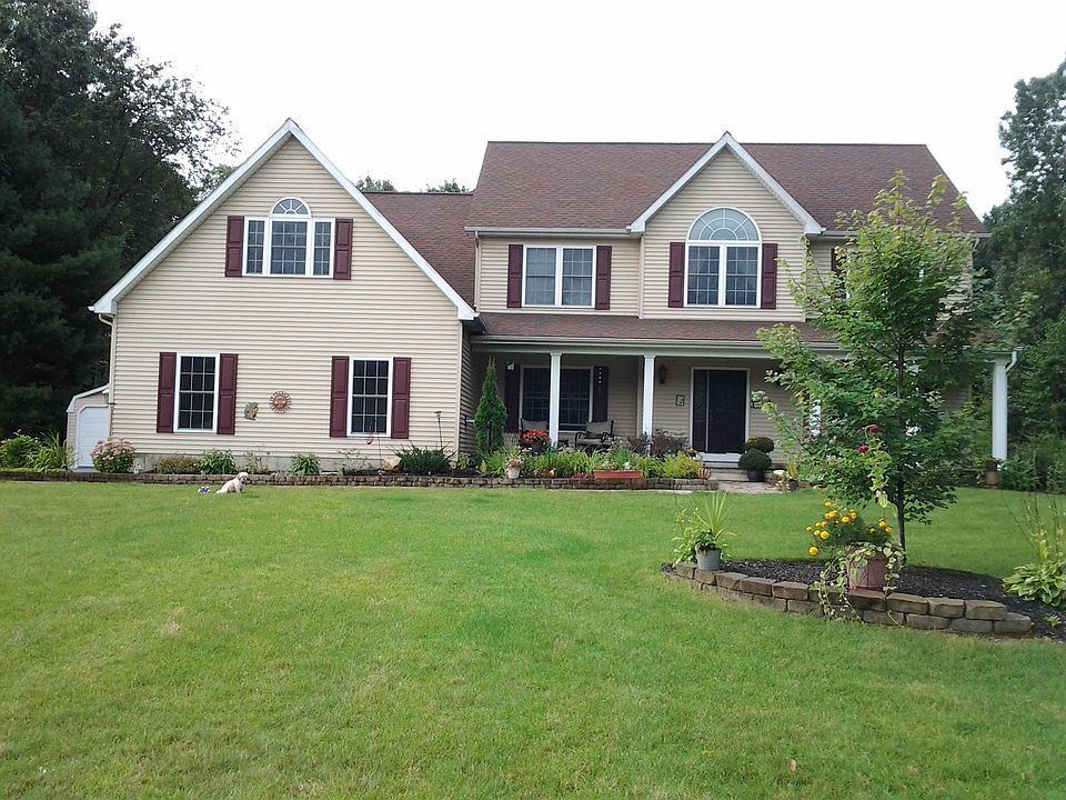 1st image of 14 Oakwood Ct