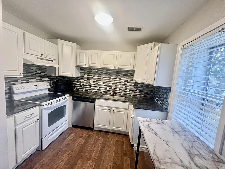 62 Madison St #2 — Photo 6