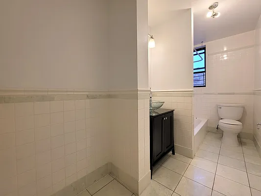 Rented by Made In NY Realty | media 6