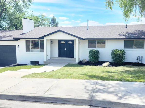 8492 Mesa Dr, Sandy, UT 84093