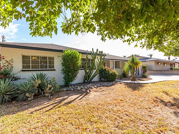4th image of 2035 S El Camino Dr