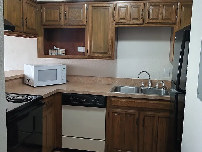 2423 Springmont Ct #2425 — Photo 4