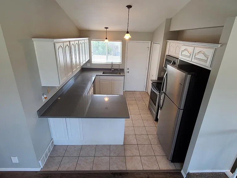 940 W Red Oaks Dr — Photo 19