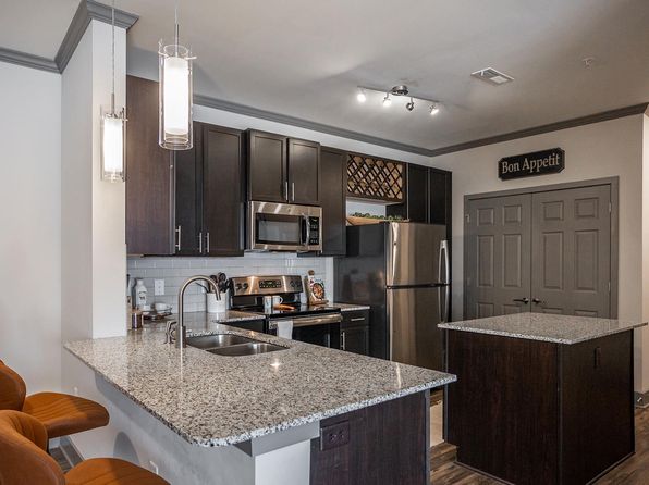 7401 Vintage Pointe Way #527