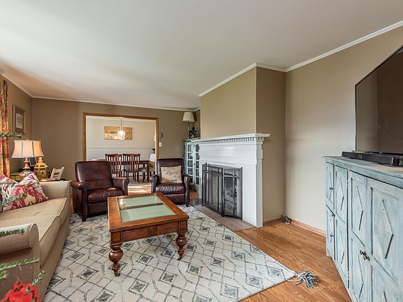 5th image of 6831 Dorchester Dr