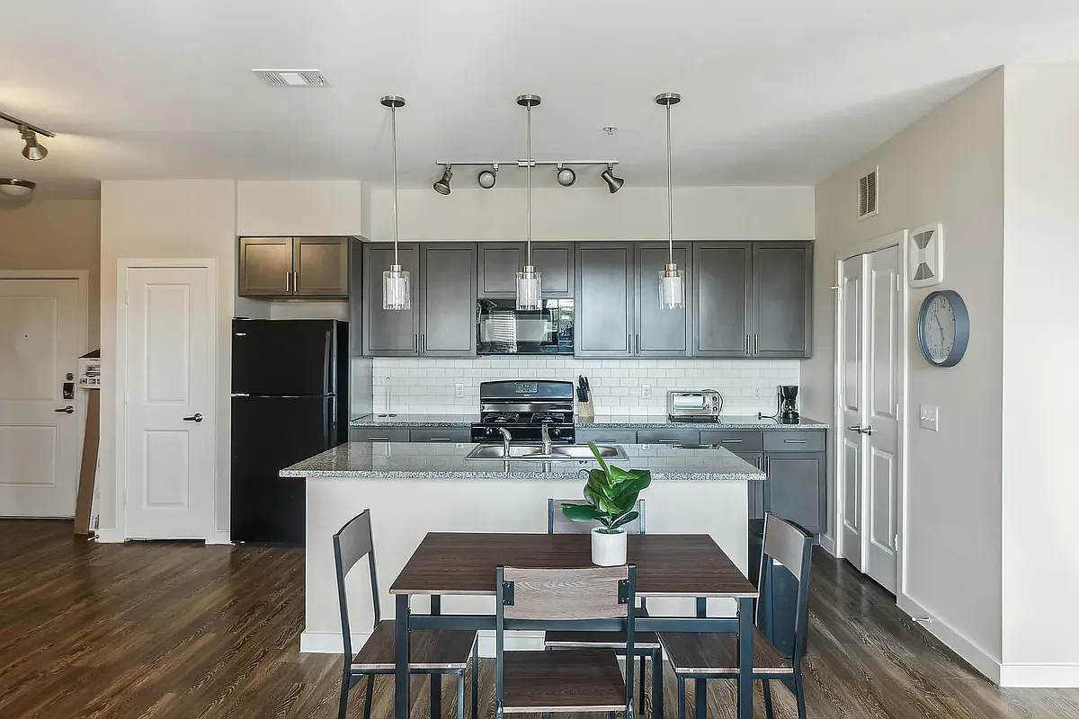 Smart Living on Cullen Apartment Homes — Photo 2