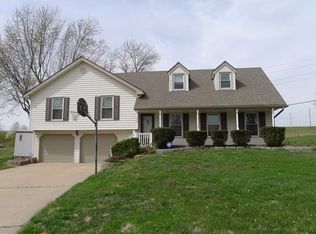 1019 Wyckwood Dr, Liberty, MO 64068