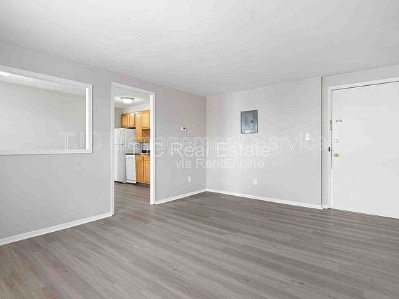 5th image of 27 S Sherman St APT 306