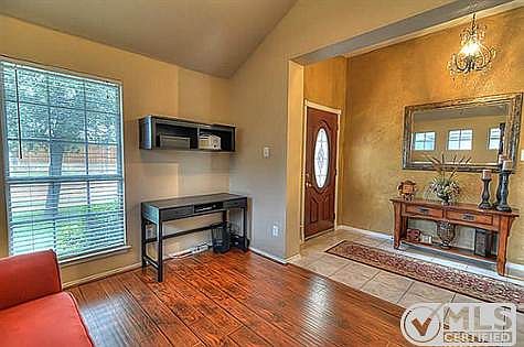 4th image of 1576 Hansberry Dr