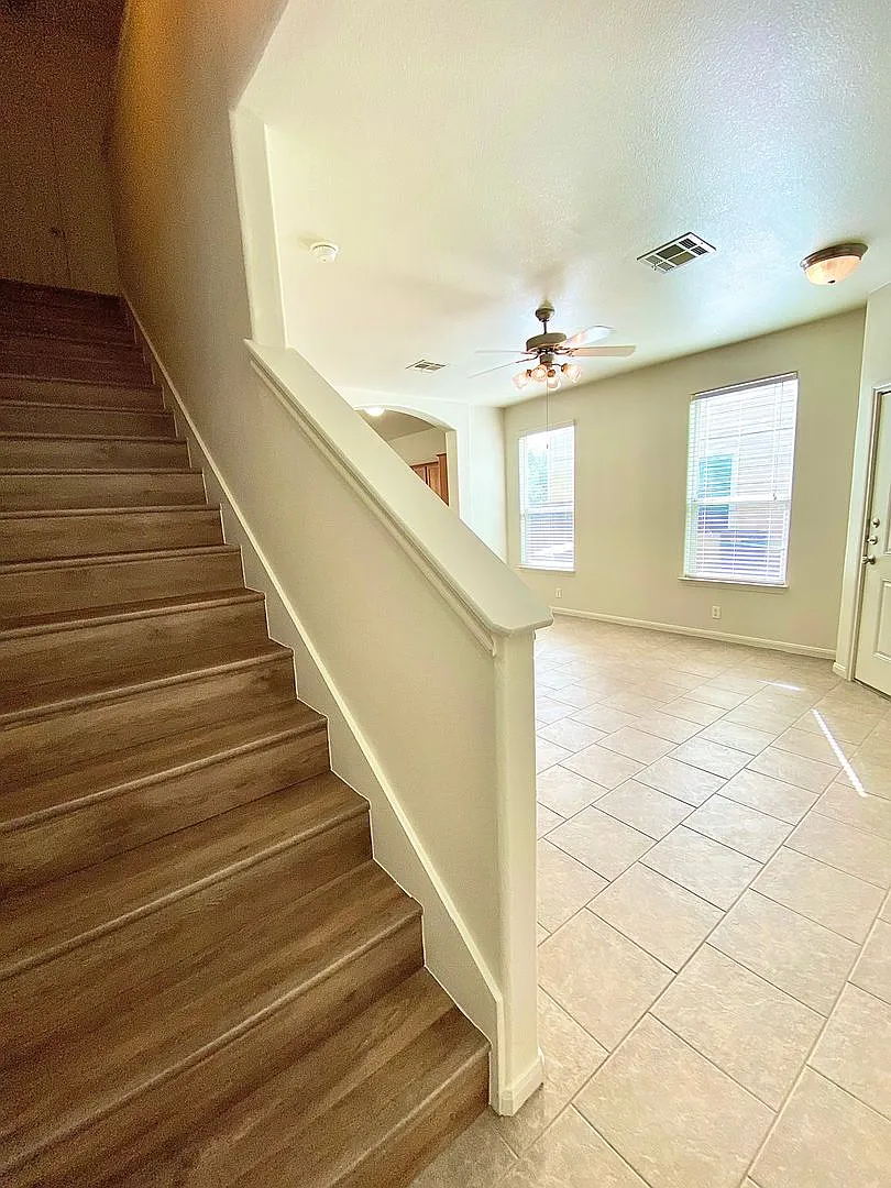 Austin Duplex Available for lease — Photo 2