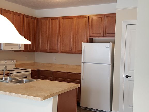 Huge U-Shaped Kitchen