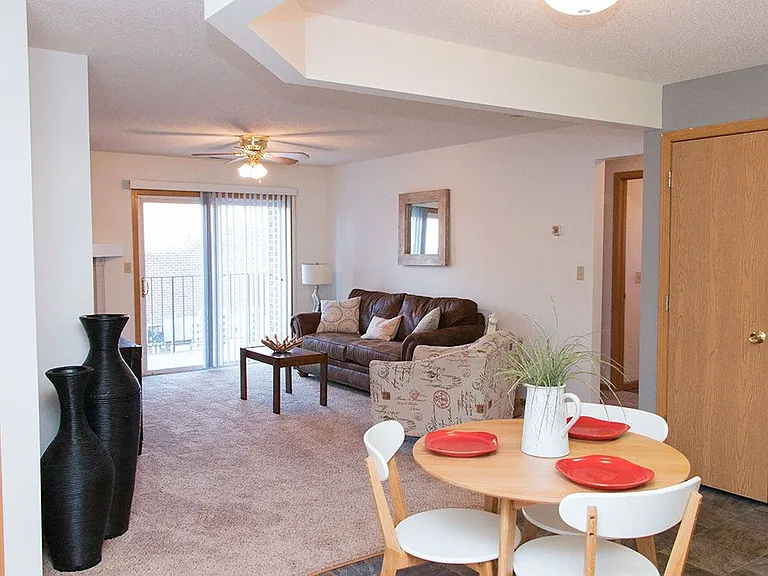 Northridge Heights Apartments — Photo 183