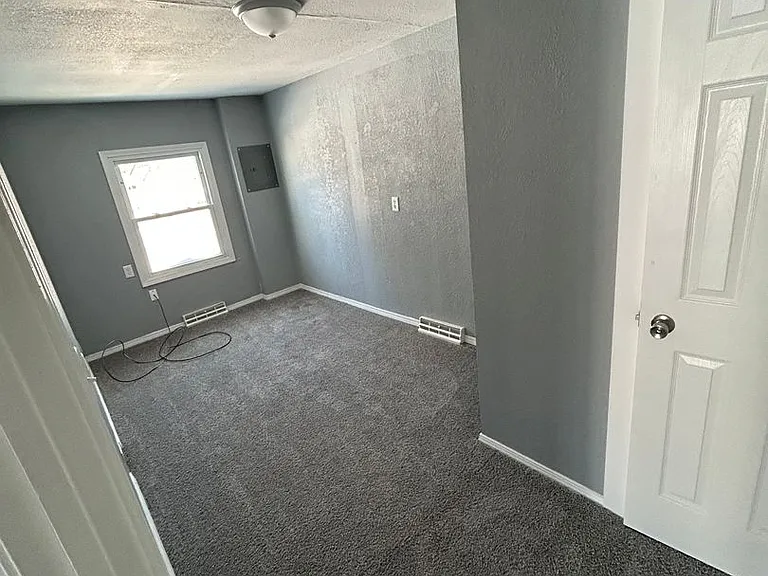 2715 Edwin St — Photo 6