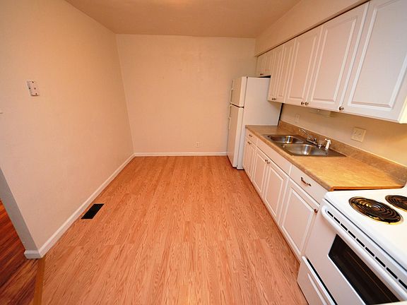 5th image of 7230 Southwest Ave APT 10