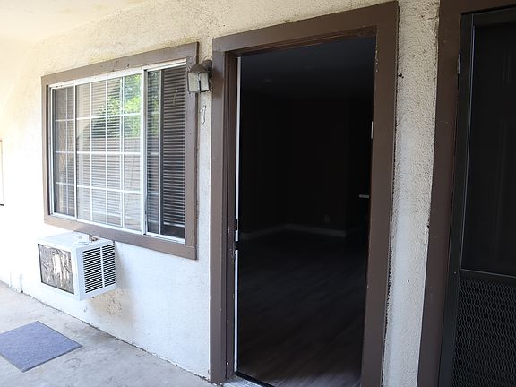 4th image of 642 N Orange Grove Blvd #7