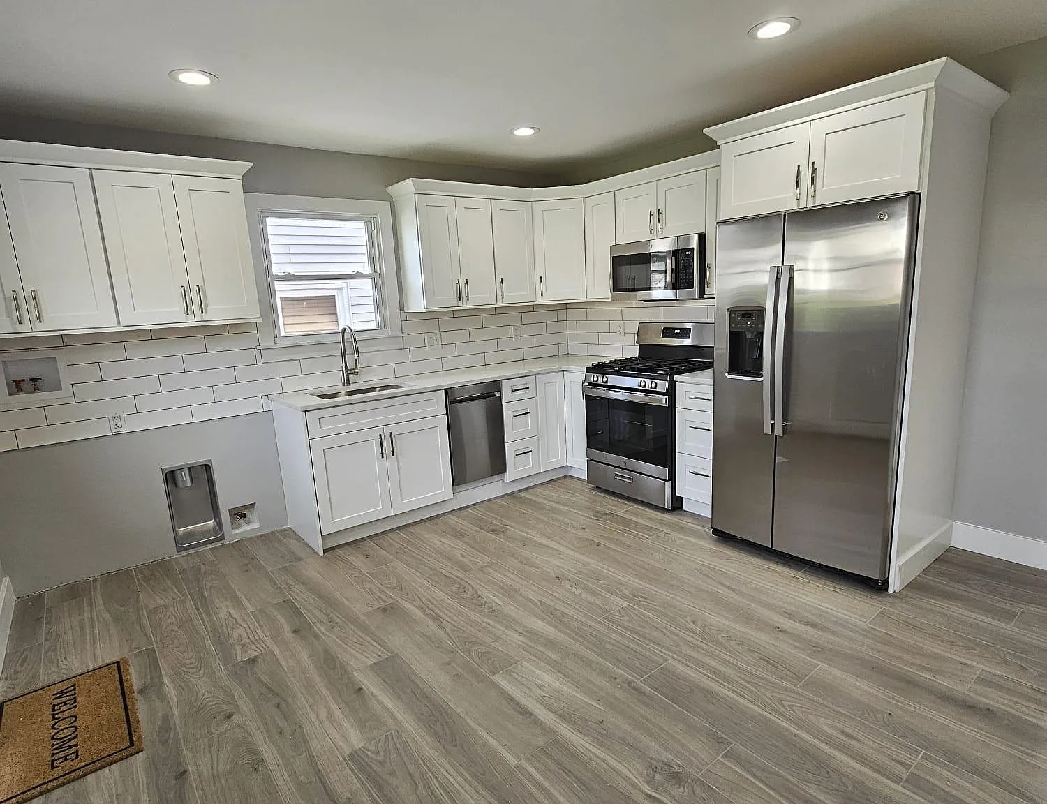 3 bed, 1.0 bath, $3,000 — Photo 1