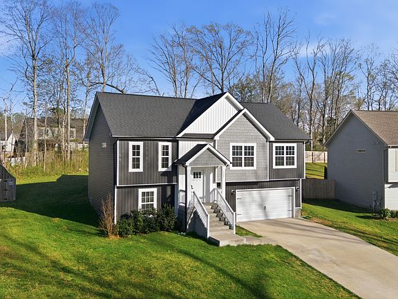2nd image of 1305 Sussex Dr