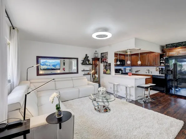 123 Saxony Ter #C, Delray Beach, FL 33446