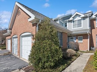 22W530 Lakeside Dr, Glen Ellyn, IL 60137