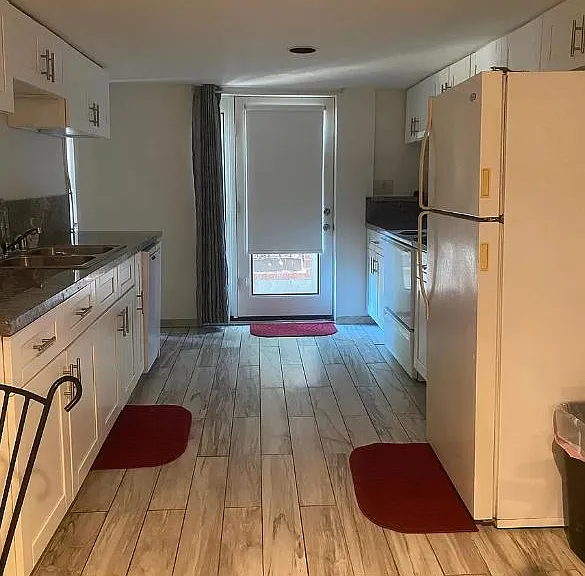 2387 Mount Olympus Dr #1/2 — Photo 8