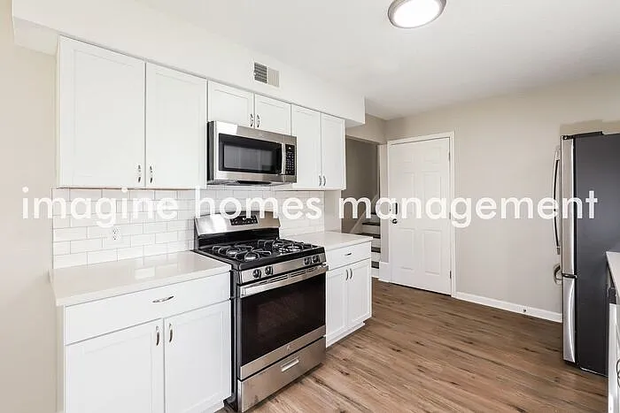 3 bed, 2.0 bath, 1381 sqft, $2,195 — Photo 4