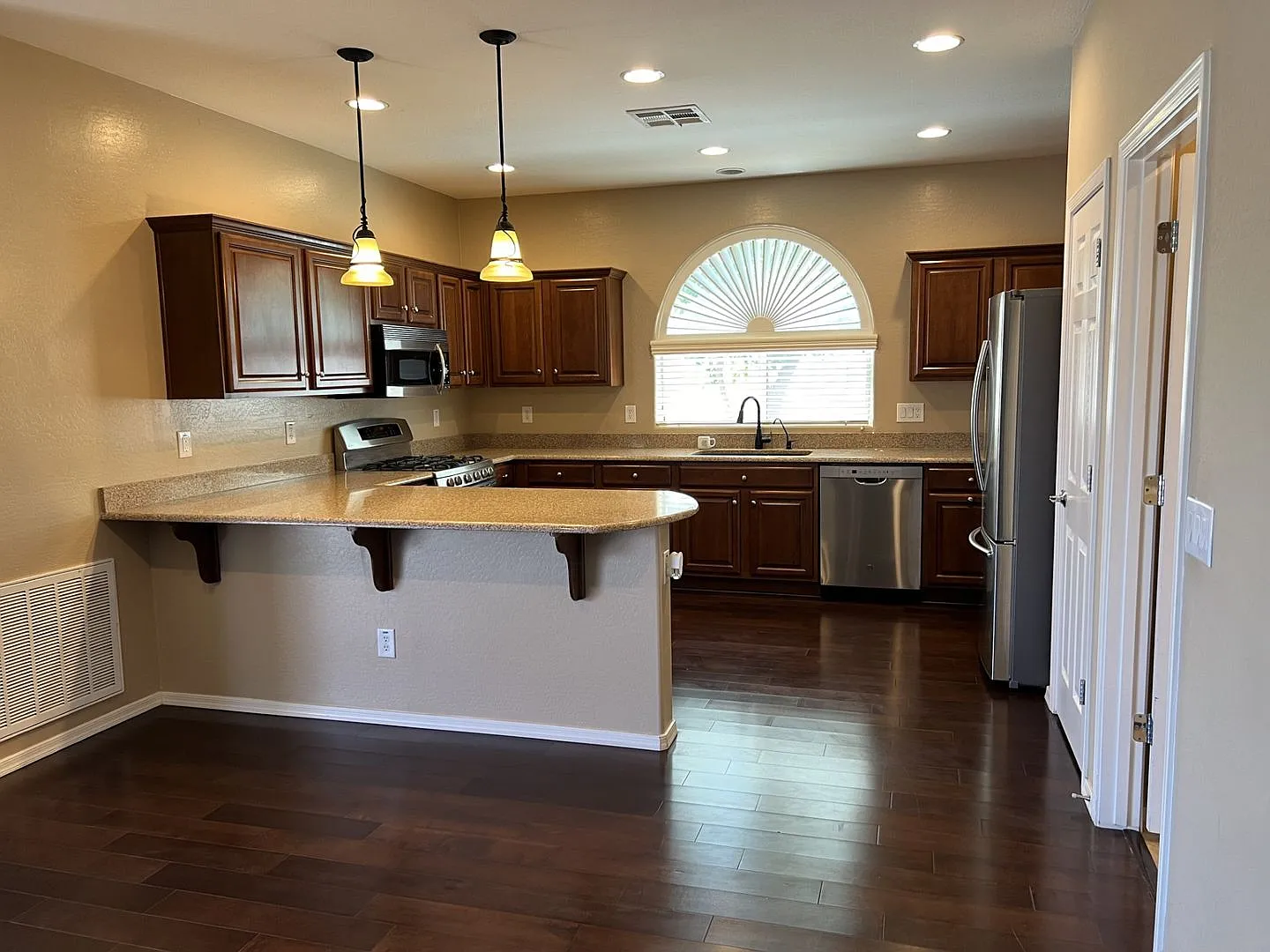55+ Community in Trilogy — Photo 2