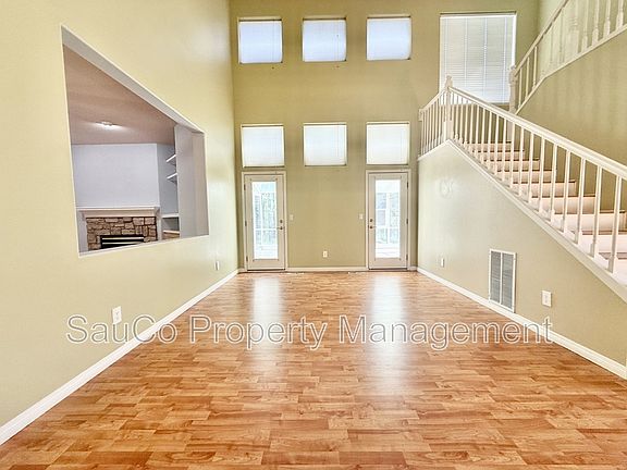 3rd image of 2200 NE 14th Pl