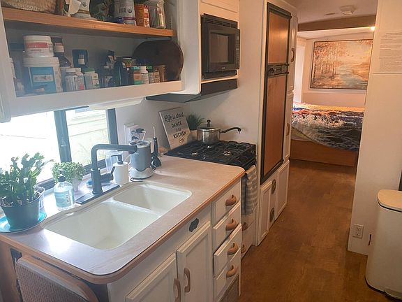 3rd image of 940 Santa Margarita Dr #B