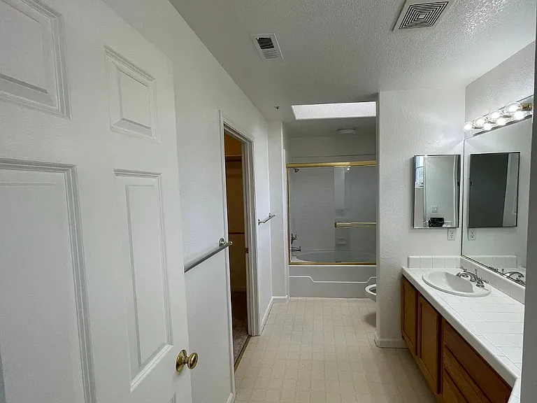 2114 Jennifer Ct — Photo 7
