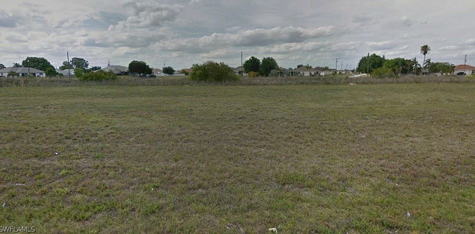 2nd image of 2137 NE 10th Ter