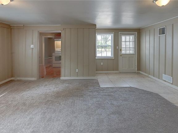 5th image of 7821 Elm Ave