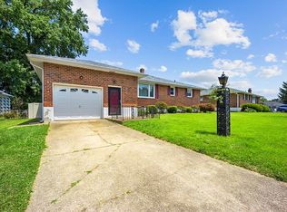 1817 Walter Dr, Wilmington, DE 19810
