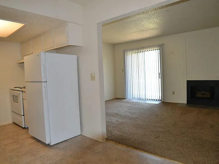 Brentwood Pointe — Photo 5