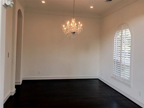 3rd image of 6127 Orchard Park Dr